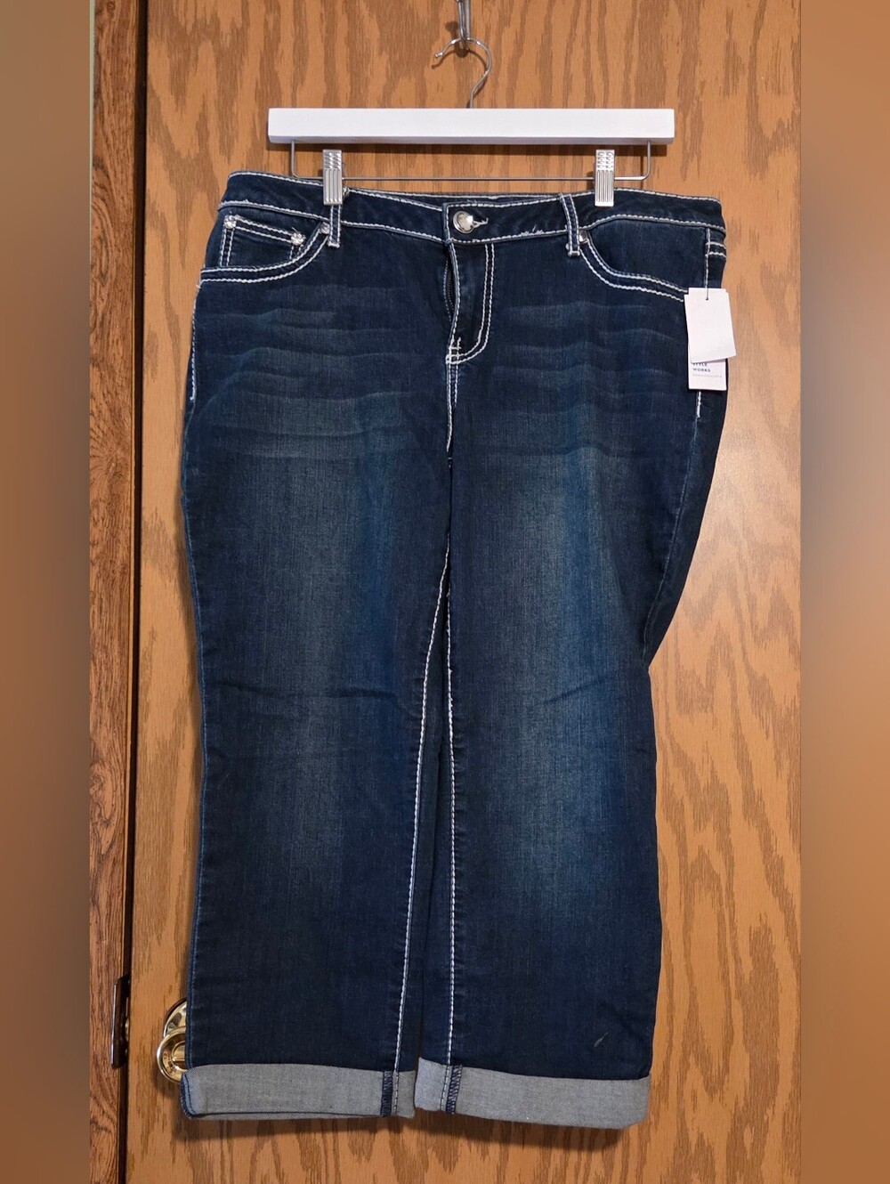 Women's Apt 9 Embellished Denim Capris Size 12 - NWT
